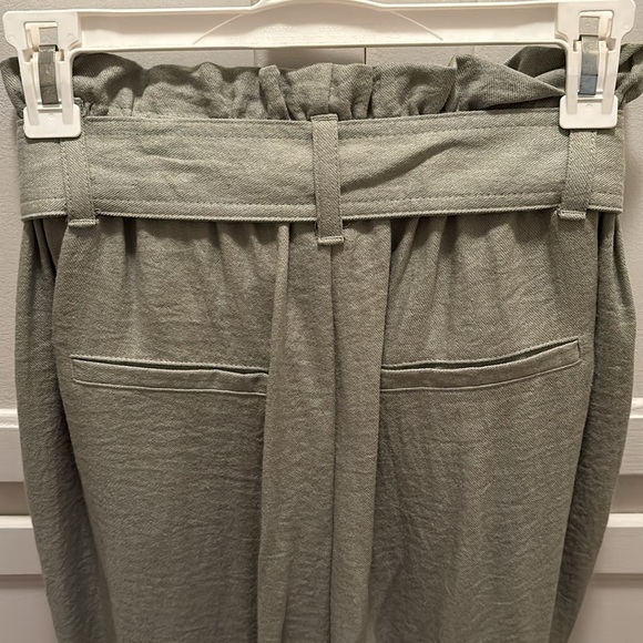 Sage paper bag pant with belt - Picture 3 of 6